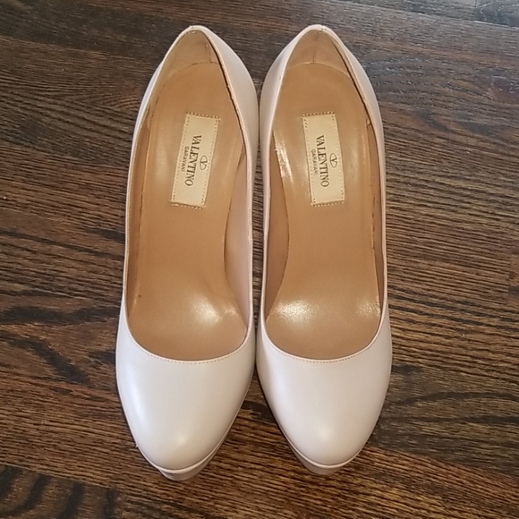 valentino flats beige
